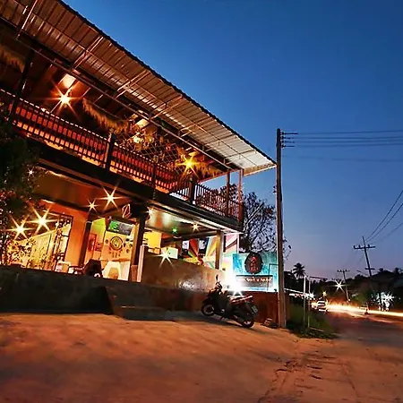 Baan Chalok Hostel